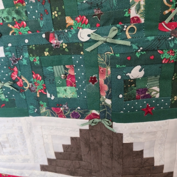 Christmas Tree Quilted Wall Hanging Handmade Decor Log Cabin Style Bells & Bows - Picture 7 of 11